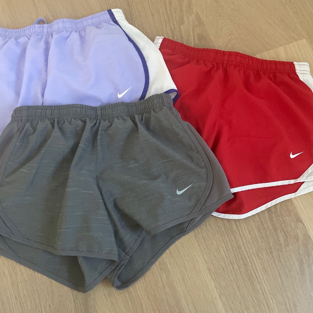 all medium nike girl shorts